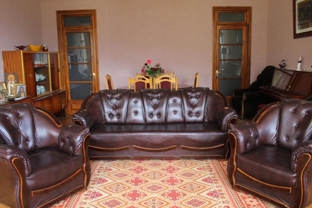 Guest House Racha Ambrolauri Exteriér fotografie