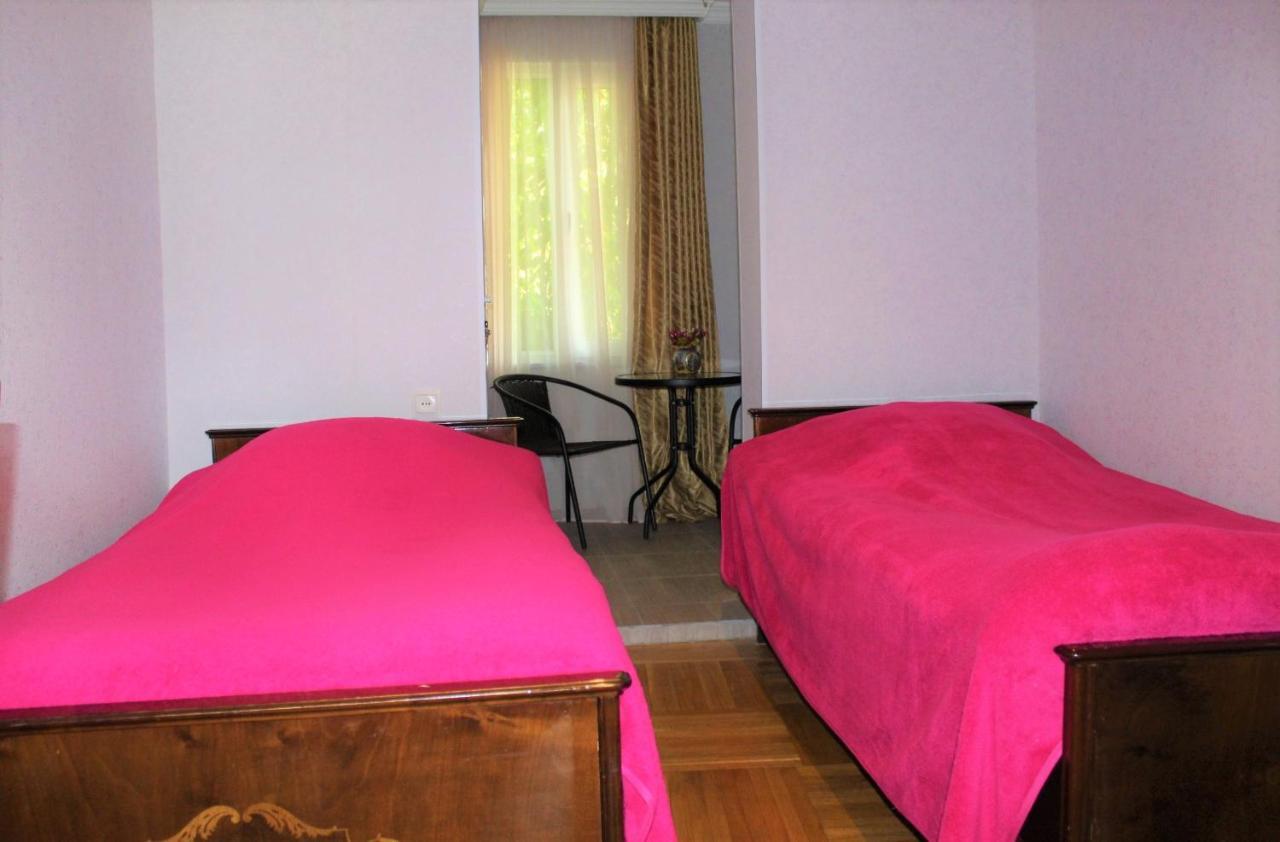 Guest House Racha Ambrolauri Exteriér fotografie