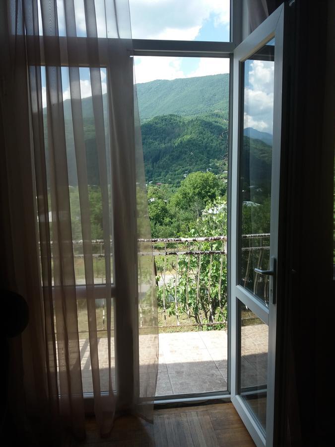 Guest House Racha Ambrolauri Exteriér fotografie